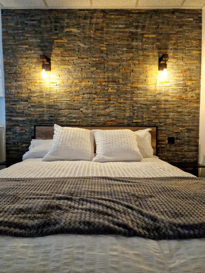 Au Bonheur Des Ruelles Bed & Breakfast Монпазие Екстериор снимка