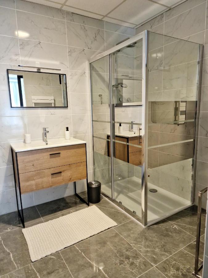 Au Bonheur Des Ruelles Bed & Breakfast Монпазие Екстериор снимка