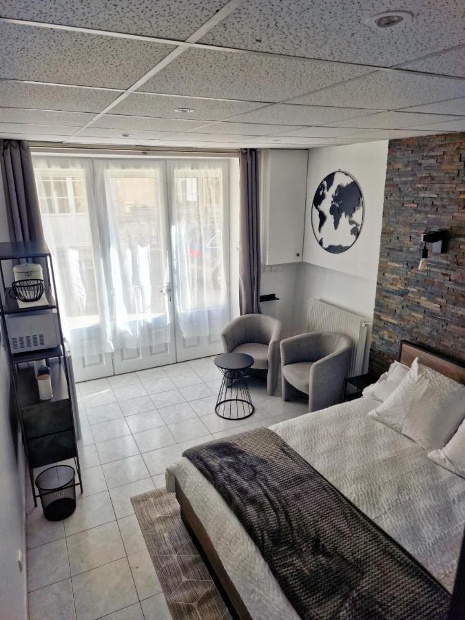 Au Bonheur Des Ruelles Bed & Breakfast Монпазие Екстериор снимка