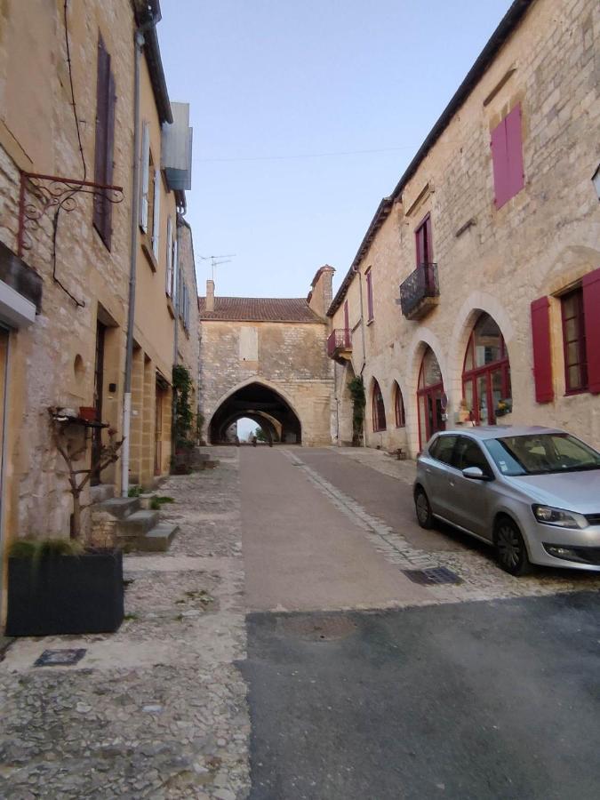 Au Bonheur Des Ruelles Bed & Breakfast Монпазие Екстериор снимка