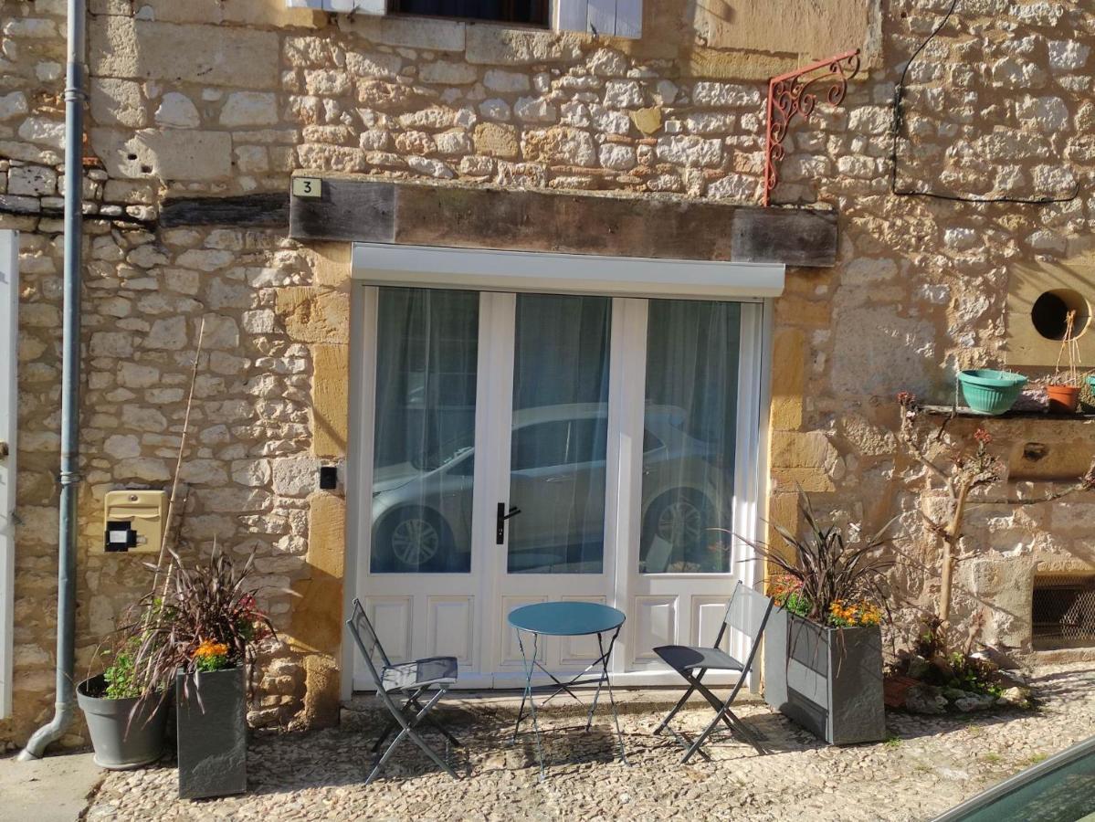 Au Bonheur Des Ruelles Bed & Breakfast Монпазие Екстериор снимка